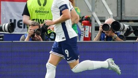 AG捕鱼王官网-世俱杯比赛中因伤退赛的球员名单及影响